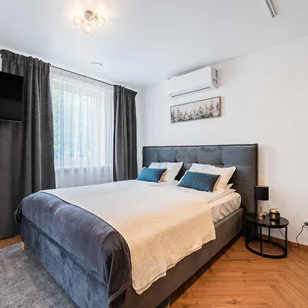 Apartman Old House 7 *